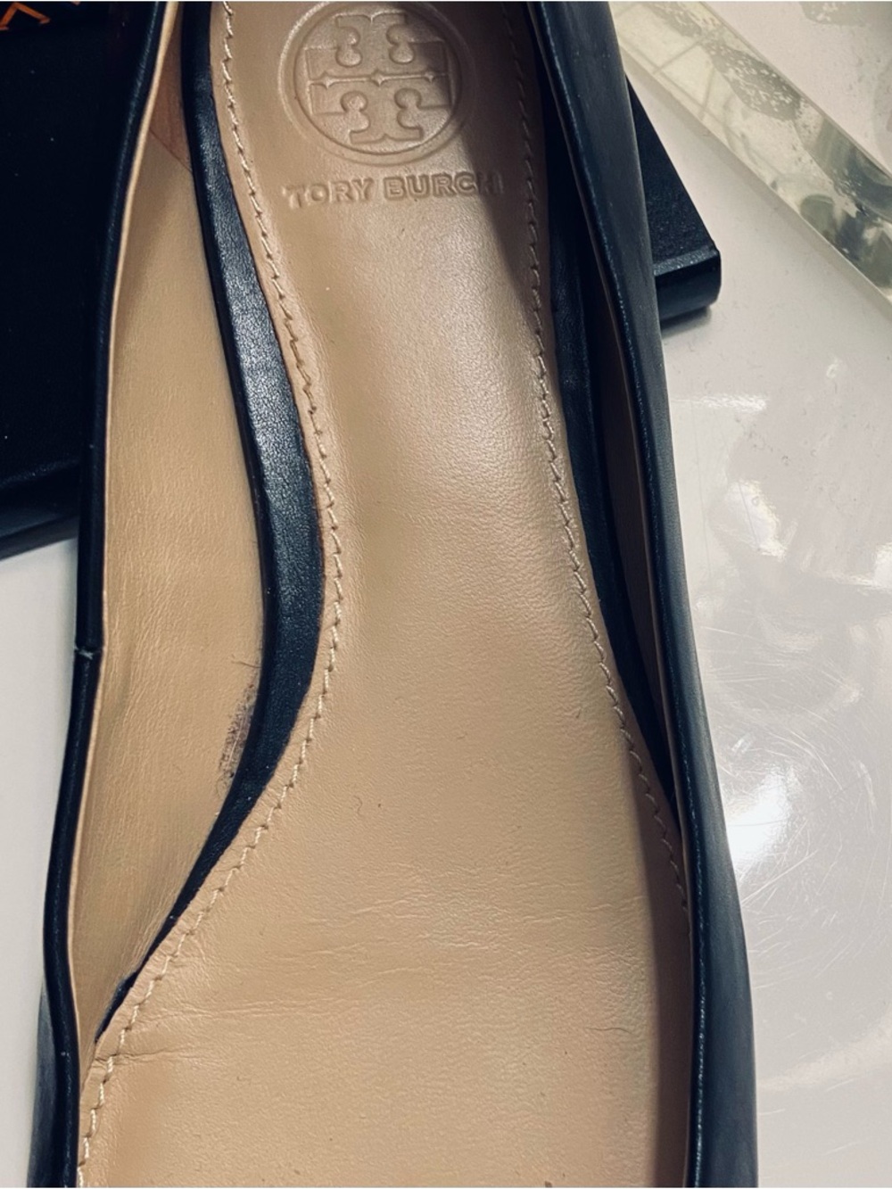 Tory Burch Black Leather Flats Size 8M - Picture 4 of 9